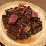 Peter Luger Steak House Tokyo - ３人分のプライムビーフは骨２つでした