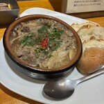 さかづき Brewing - 牛すじのアヒージョ