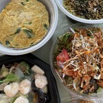 トノーズ - 左上:天津麺、左下:エビ餡かけ焼きそば、右上:担々麺（写ってないですが、汁別添え）右中央:冷やし担々麺、右下:胡麻団子