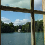 Tea Room Orangerie - 店内から、池の眺めがらのカフェタイム！！