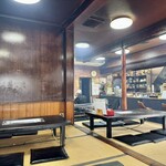 焼肉てっちゃん - レトロな大衆焼肉の雰囲気