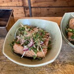 スモークアンドスミビ 102 - 揚げたて豆腐の炭焼き大葉醤油