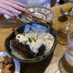 スモークアンドスミビ 102 - 鳥の唐揚げ燻製タルタル