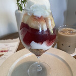 cuce - 白桃のパフェ 1600円