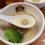 真鯛らーめん 麺魚 - 真鯛らーめん（スープ）