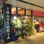 トラットリア グランボッカ - エントランス