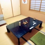 田傳 - 店内。空気が清浄でした。