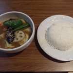 シャンティ - MOMOと野菜のスープカレー（オリジナルスープ）にトッピングでミートボール+ご飯大盛り（+54円）