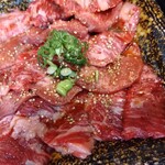 浪花焼肉 肉タレ屋 - 2人分あります　ボリュームが凄すぎ