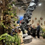 ディス イズ シゼン - アートギャラリーのような店内