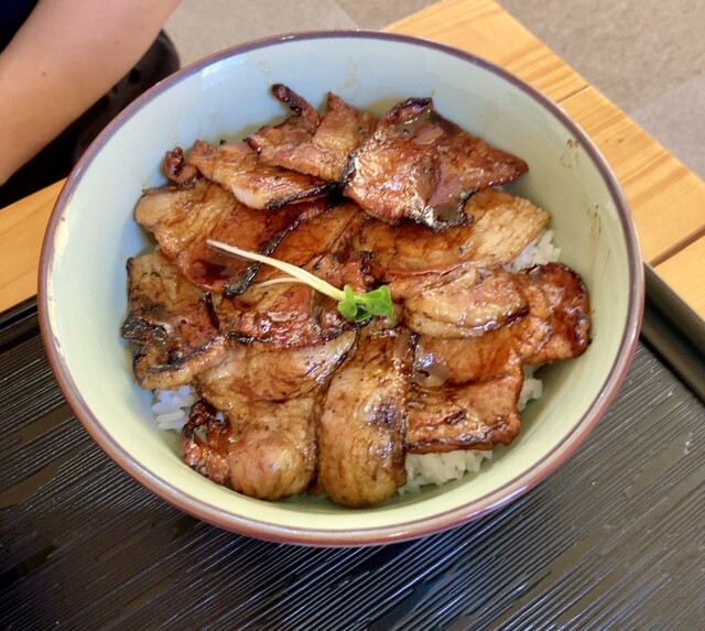 炭火焼豚丼 とんび - 帯広（豚丼）の写真