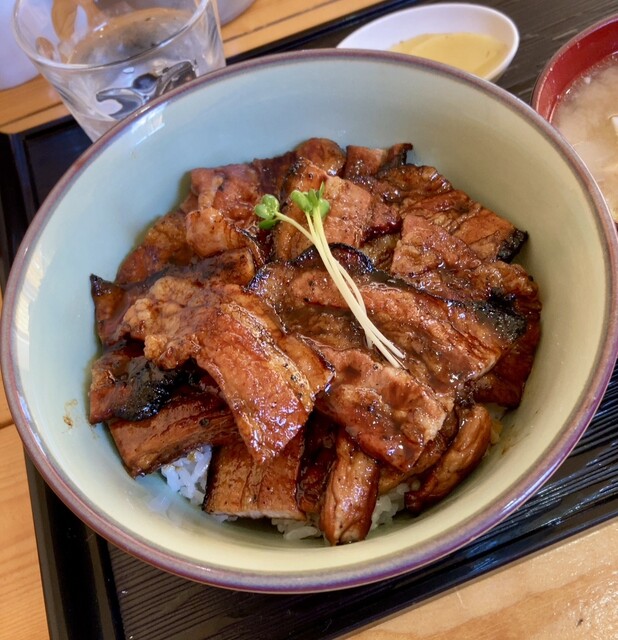 炭火焼豚丼 とんび - 帯広（豚丼）の写真