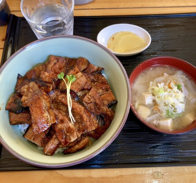 炭火焼豚丼 とんび
