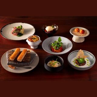 【ディナー】コース料理から気軽に楽しめるアラカルトまで