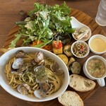 Bistro Coeur - セレクトプレートランチ　アサリと岩のりのパスタ。ドリンクつき。１８００円。