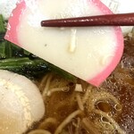 和風ラーメン 鈴華 - かまぼこ