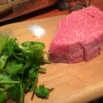 NO MEAT, NO LIFE.1st  - 赤みの厚切り120g