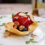 ドゥ・ラパン - デザート　夏の定番ピーチメルバ