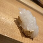 おけいすし - 包丁が細かくたくさん入っててフワフワのイカ　