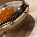 おけいすし - イクラは器も美しくこだわりを感じます