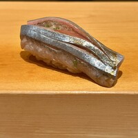 鮨 はしもと - 根室秋刀魚　出始めながらかなりの大きさで脂も乗り始めてます　握りで食べる秋刀魚としてはもはや最高ですね