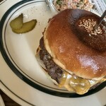 ザ・コーナー ハンバーガー＆サルーン - 