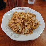 篠田そば店 - 焼きそば 小 350円税込 鳥ひき肉が入ってます(p_-)