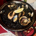 カサ・ベリヤ - パエージャ（イカスミ）