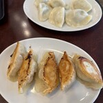 独一処餃子 - 五目餃子とニラ水餃子