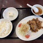 独一処餃子 - 週替定食  豚バラ肉の生姜焼き