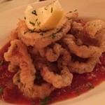 イル ポネンティーノ - イカのフリット。トマトソースがピリ辛です。これも美味しい。