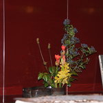 一心 - カウンターの生け花