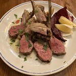 ヴォメロ - 熟成骨付仔羊の炭火焼き