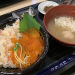 紋別漁師食堂 - ずわいいくら丼2640円