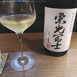 松石 - 前菜の相棒　古酒で、大分あっさりしていますが、方向性は紹興酒に近いです。