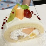 cafe shibaken - メロンとフルーツのロールケーキ！