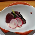 すし 碧海 - スマガツオ藁焼きクリームチーズソース