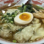 小籠包の王様 華星 - 2025.08.23 (土)    肉汁ワンタン麺　1050円（税込）