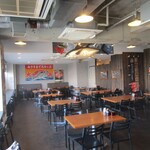 三崎「魚市場食堂」 - 店内