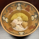 徳ㇵ本也 - 京赤地鶏と賀茂茄子の炊き合わせ