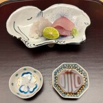 徳ㇵ本也 - 鱧とつばす(鰤の幼魚)