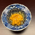 徳ㇵ本也 - 茄子にくず粉をつけた茄子素麺　由良の赤ウニ　滑らかな舌触り
