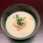 徳ㇵ本也 - 豆乳のすり流し　毛蟹と南瓜と瓜？と豆が入っている