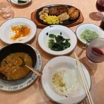 サイゼリヤ  - 野菜ソース¥100をいろんなメニューにトッピングするとより美味しい！！