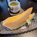 翁 本家 - デザートのメロン、お茶