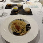 カステロ ヌォーボ - 8皿目
      モンサンミッシェル産ムール貝のパスタ。