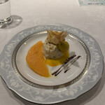 カステロ ヌォーボ - 9皿目
      山羊のフロマージュブランを使ったカッサータ、マンゴー。
      