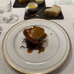 カステロ ヌォーボ - 6皿目
      小田原早川漁港伊勢海老のロースト、伊勢海老のグラタン、アメリケーヌソース、トレビスのサラダ。
      