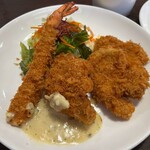 レストラン カマヘイ - エビフライ、白身魚フライ、ヒレカツの３種類！