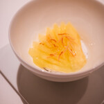 カンテサンス - ・マスクメロン / ローストココナッツ / ココナッツのクリーム